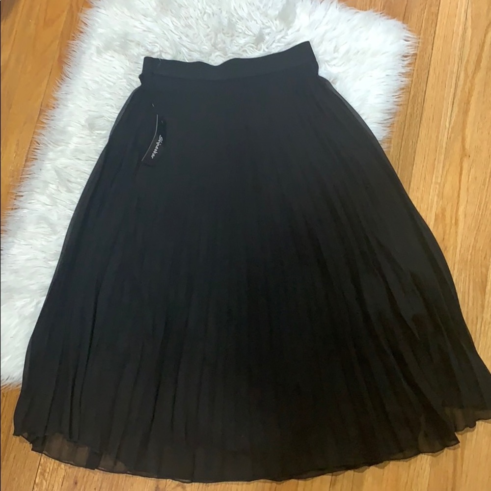 Shinestar pleated midi skirt sz M